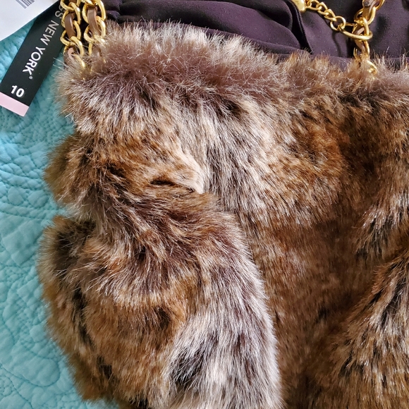 Apartment 9, NWOT, faux fur handbag - Picture 2 of 3